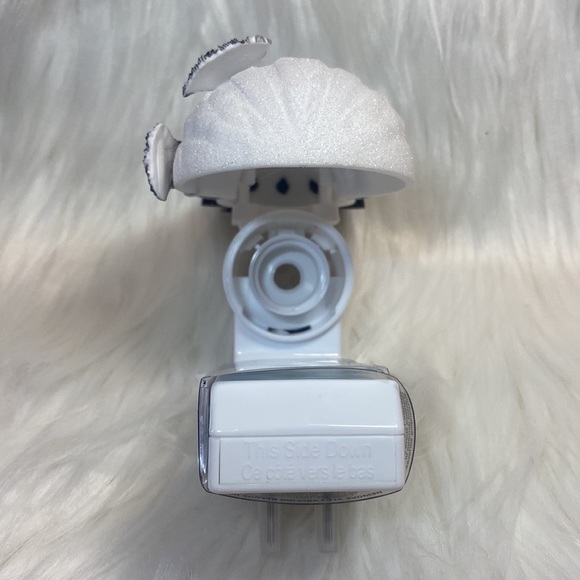 ⛄️”KNIT SNOWMAN” Wallflowers Light-Up 24/7 Scent Control Plug, BBW, NWT-Sealed - Picture 6 of 8